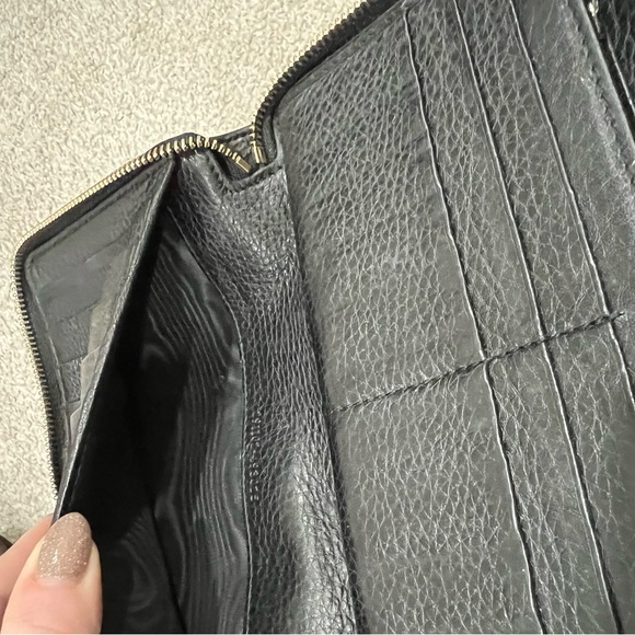 GUCCI TASSEL LARGE WALLET - Picture 13 of 13